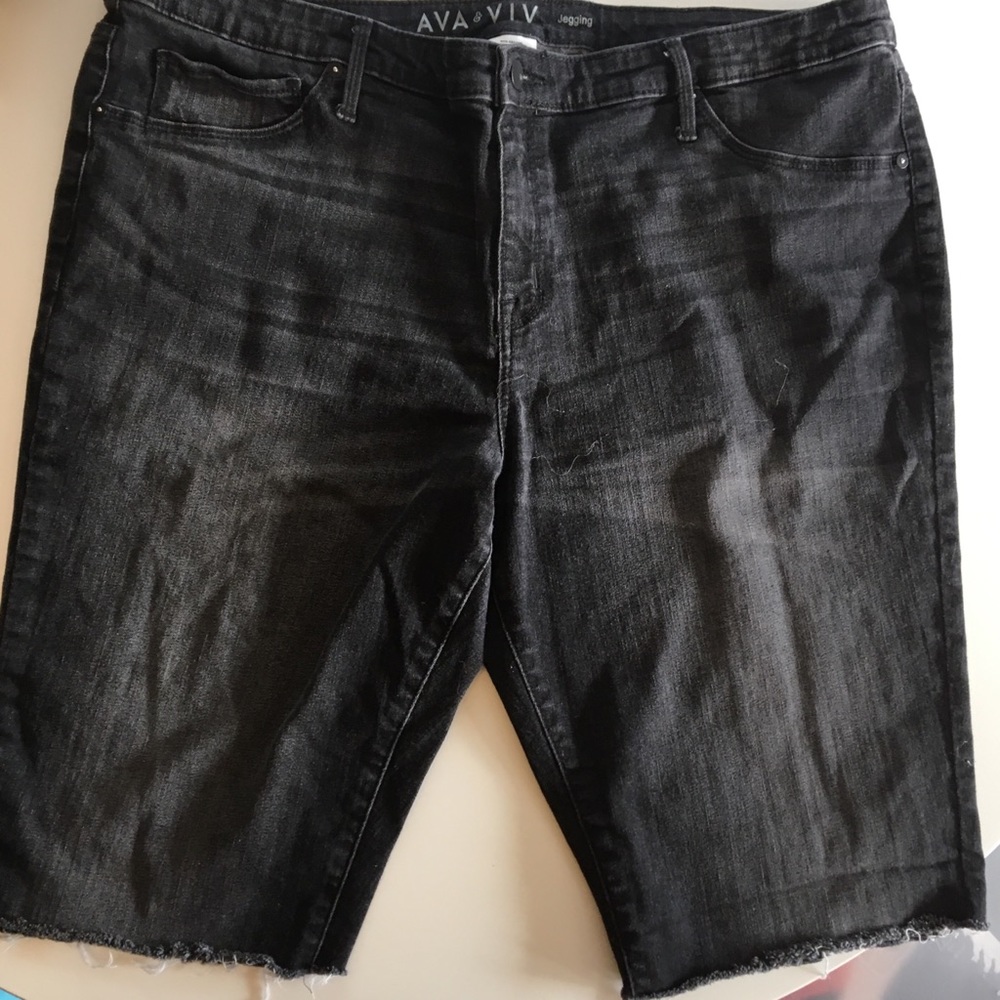 Ava and Viv Black Bermuda Jean shorts, nwot